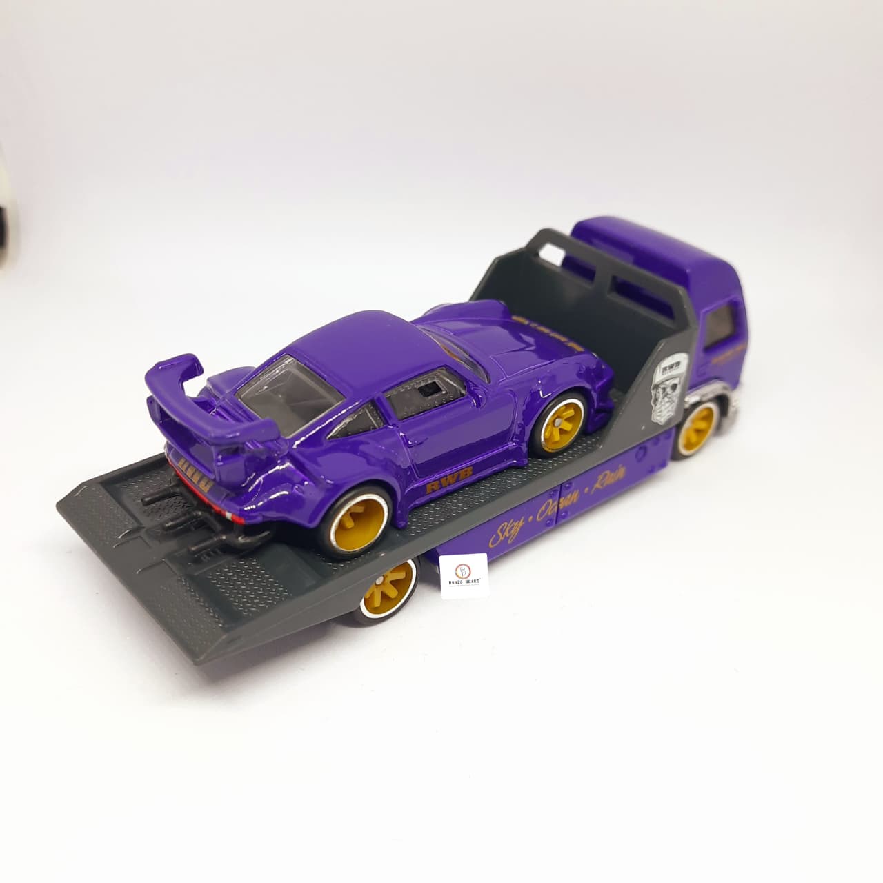 RWB Porsche 930 & Aero Lift - Team Transport - HOT WHEELS (Purple) - Loose