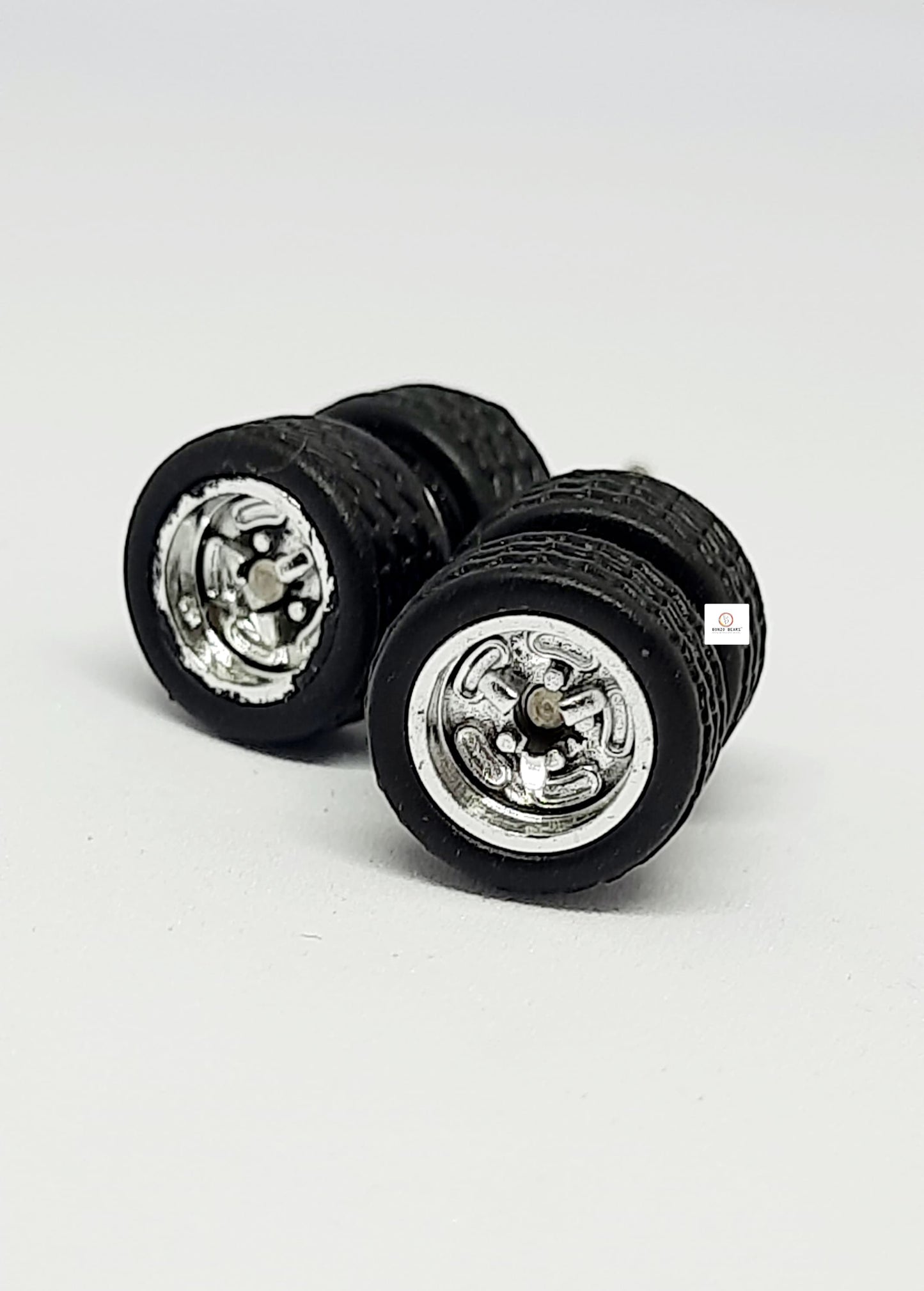 10 MM Dia Silver Chrome - Rubber Tyre