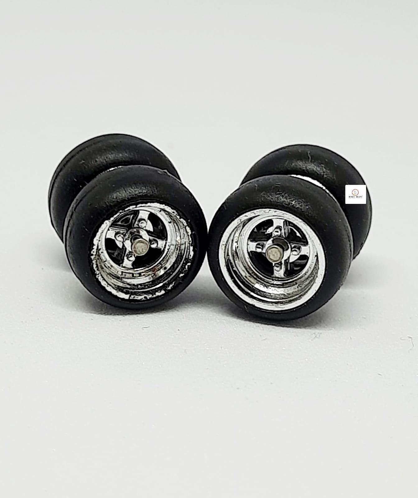 10mm Dia 4 spoke chrome Rime Rubber Tyres - for 1/64 cars