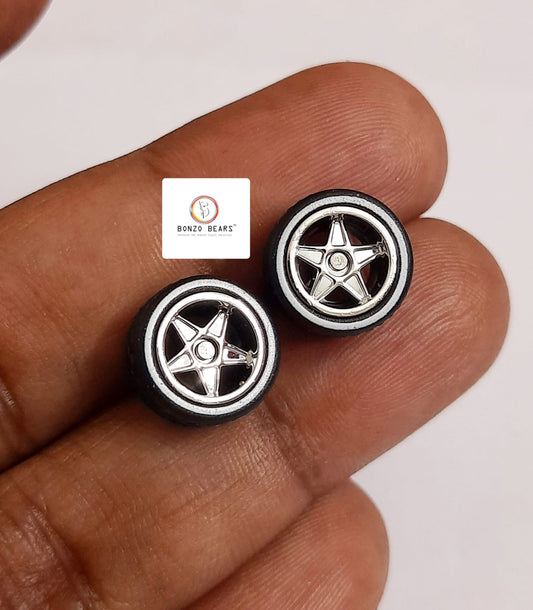 Rubber Tyre - 10mm Silver Rim Star/White Line, 28mm Axle Cv3