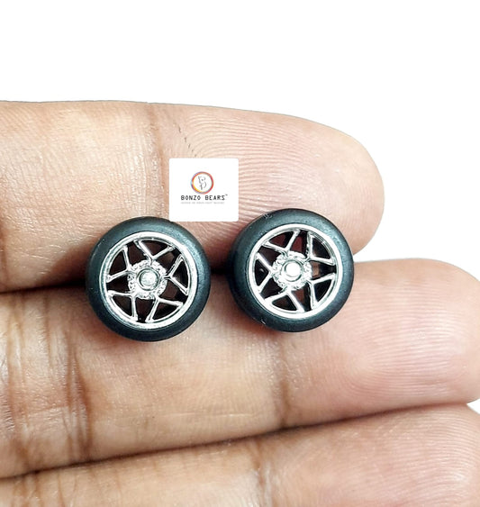 Rubber Tyre - 10 mm Silver Rim Star - 28mm Axle, Cv3