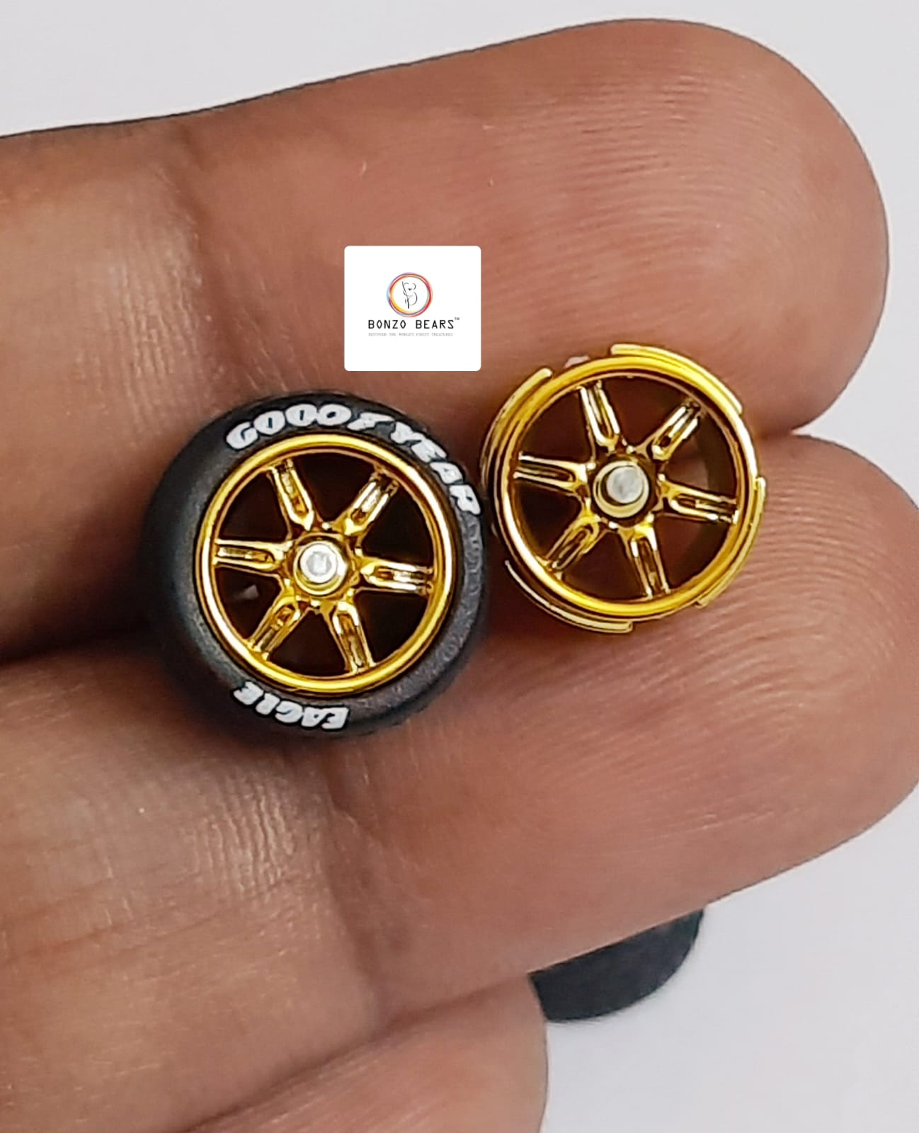 Rubber Tyre - 10mm Gold Rim 6 Spoke Goodyear Eagle, 28mm Axle Cv2
