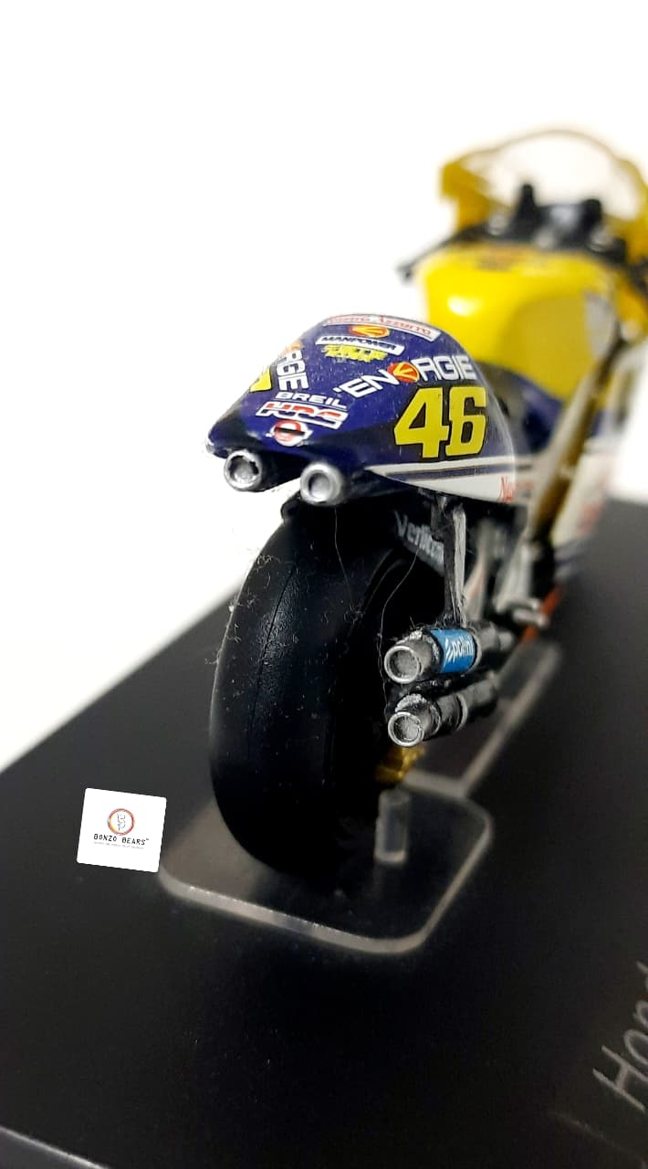 Ixo 2001 Honda NSR500 ridden by Valentino Rossi - 1:24 | Bonzobears