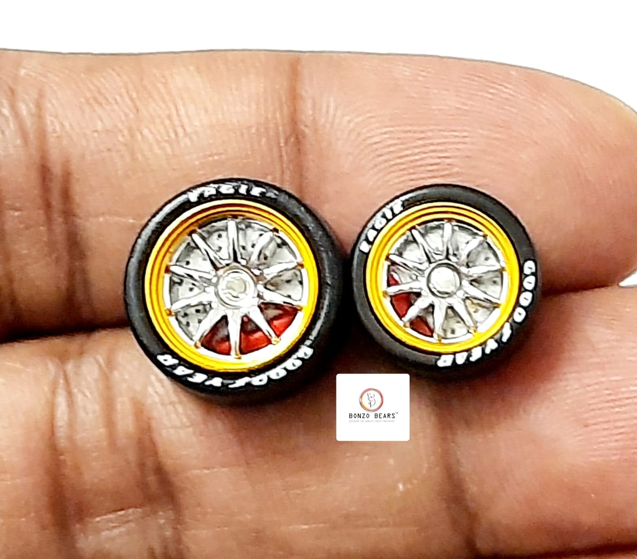 Alloy Wheels with Brake Disc Gold Rim/Silver Chrome Multispoke 11.2mm & 13mm/28mm for 1/64 Car with extra set of Axles (28mm)