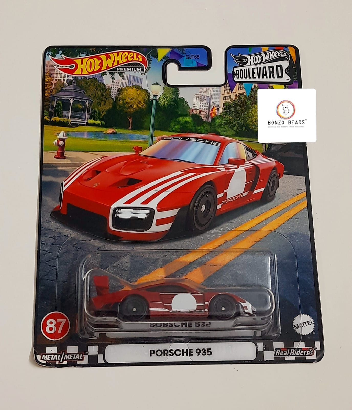 Premium Boulevard Porsche 935 - Hot Wheels | Bonzo Bears - P2