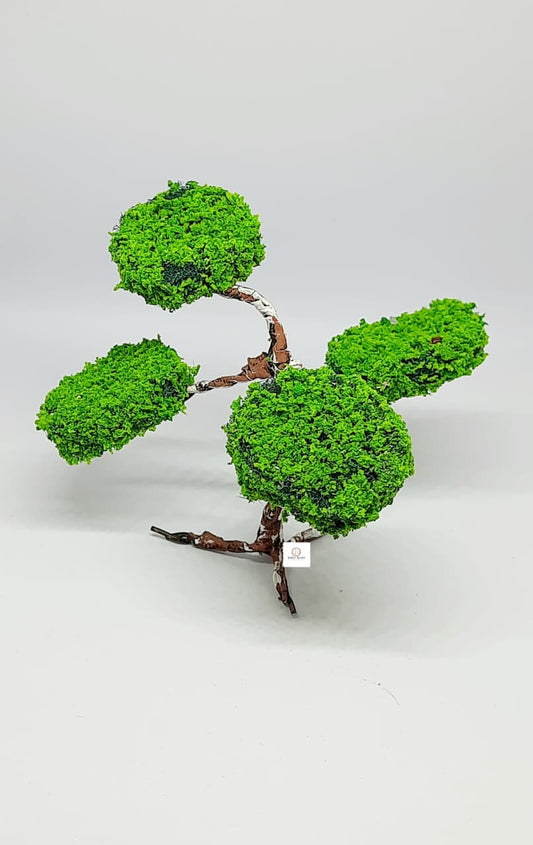 Miniature Artificial Bonsai Tree (8cm) - Diorama Accessory (Car and Figure not included)