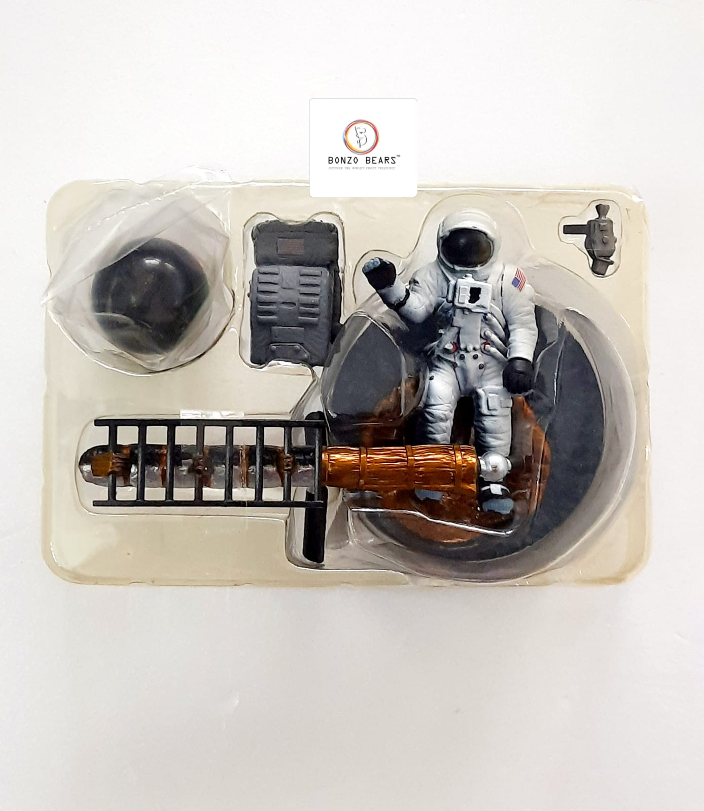 Astronaut on the Moon - Royal Museum of Science Mini Figure Kaiyodo Takara | Bonzo Bears