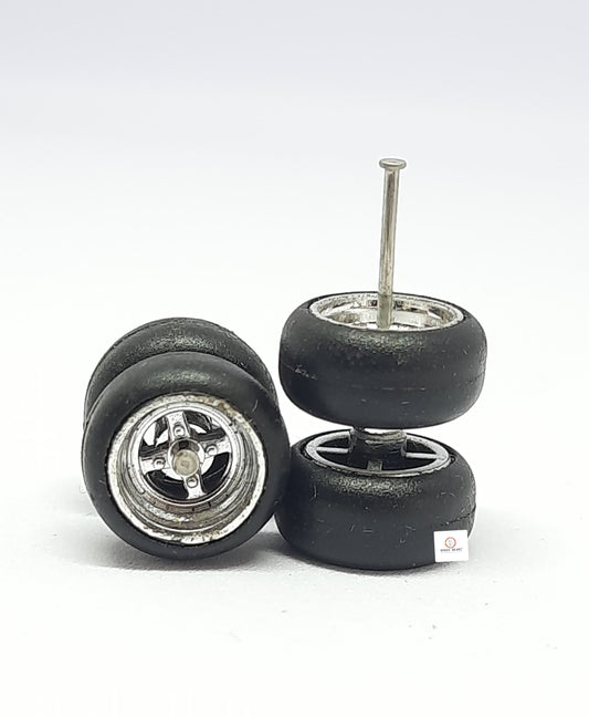 10mm Dia- 4- Spoke Chorme Rim Rubber Tyres