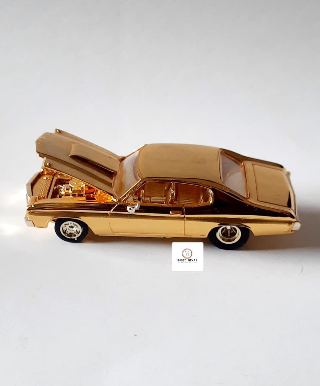 '70 Chevy Chevelle SS (24K Gold) - Racing Champions - Hot Rod Magazine 50th Anniversary Collector Series (1997 Released) (As per picture)