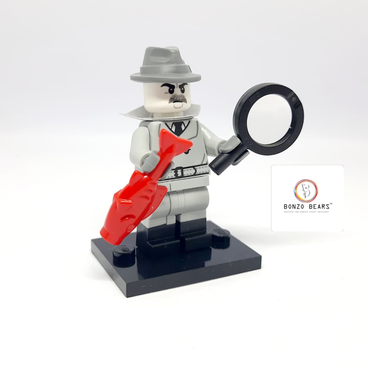 LEGO Minifigure Series 25 - Noir Detective with base and accessories | Bonzo Bears