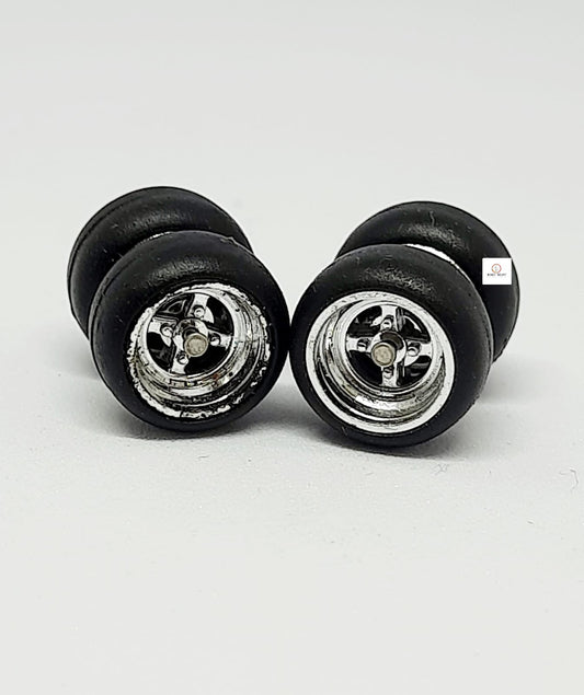 10mm Dia 4 spoke chrome Rime Rubber Tyres - for 1/64 cars