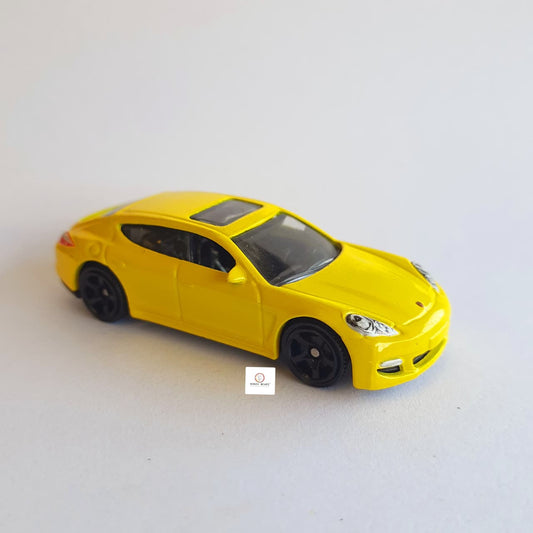 2010 Porsche Panamera - Matchbox - 1/64 Scale