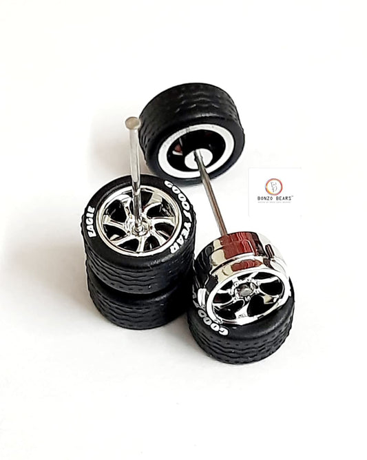 Rubber Tyre - 10mm Silver Rim 7 Spoke with Goodyear Eagle, 28mm Axle Cv2