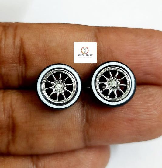 Rubber Tyre - 10mm Chrome Multi Spoke/White Line, 28mm Axle Cv3