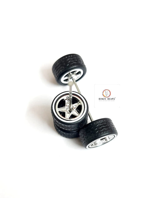Rubber Tyre - 10mm Silver Rim Star/White Line, 28mm Axle Cv3