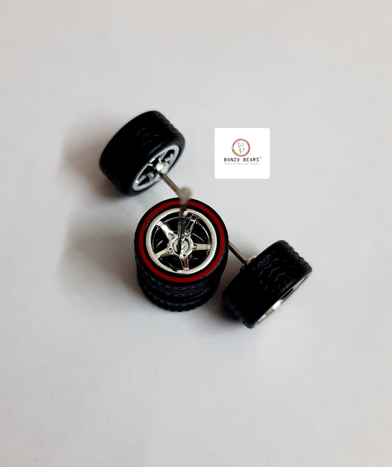 Rubber Tyre - 10mm Silver Rim 5 Spoke/Red Line with dots in center - 25mm Axle, Cv3