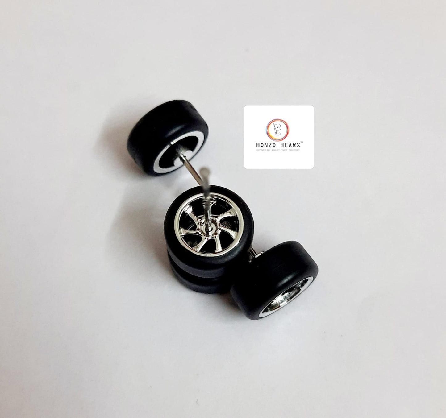 Rubber Tyre - 10mm Silver Rim 7 Spoke, 28mm Axle Cv3