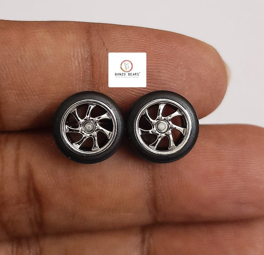 Rubber Tyre - 10mm Silver Rim 7 Spoke, 28mm Axle Cv3