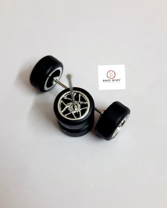 Rubber Tyre - 10 mm Silver Rim Star - 28mm Axle, Cv3