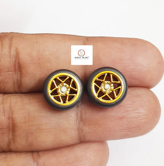 Rubber Tyre - 10 mm Gold Rim Star - 28mm Axle, Cv3