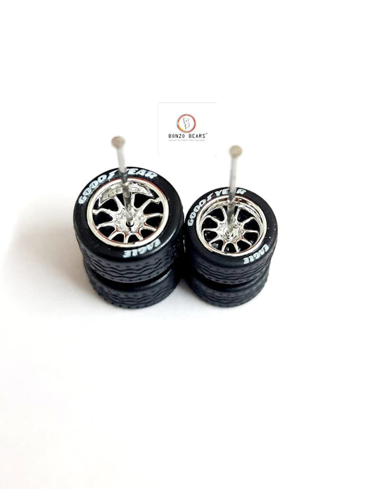 Rubber Tyre - 11mm & 13mmSilver Rim Multi Spoke with Goodyear Eagle - 28mm Axle, Cv4