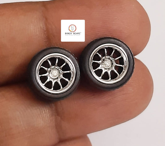 Rubber Tyre - 10mm Silver Rim Multispoke - 28mm Axle, Cv6