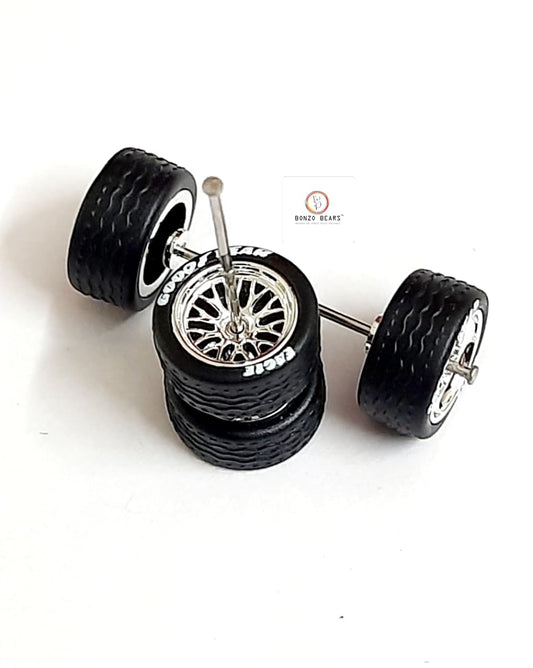 Rubber Tyre - 10mm Silver Rim Y Multispoke with Goodyear Eagle - 28mm Axle, Cv6