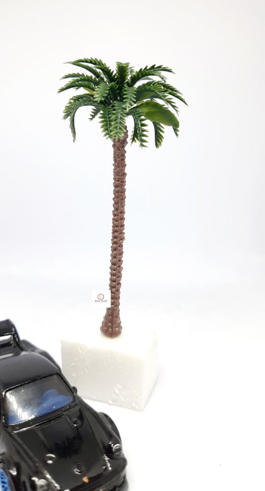 Miniature Artificial Palm Tree (9 cm) - Diorama Accessory (Car and Figure not included)