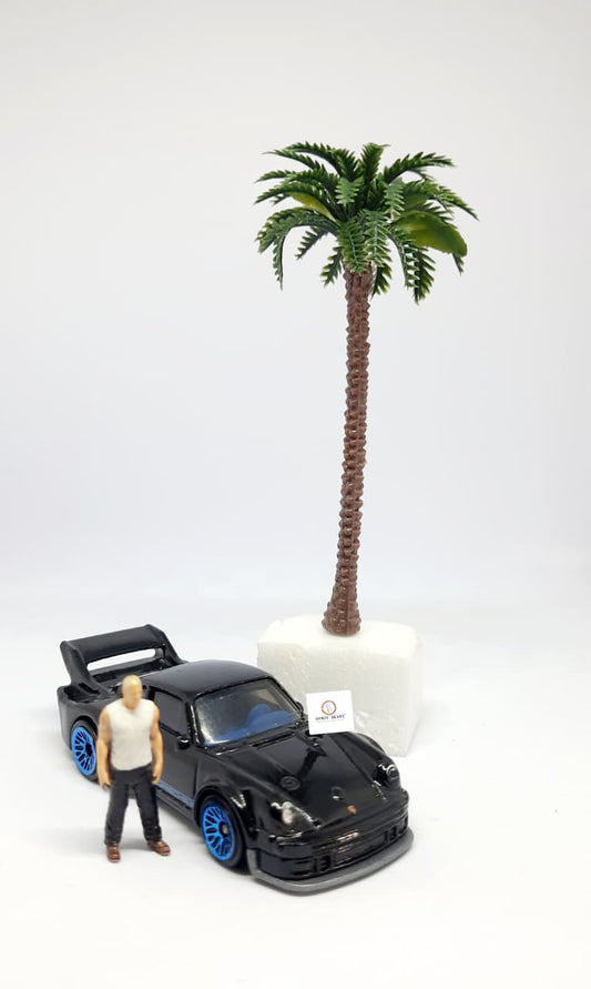 Miniature Artificial Palm Tree (9 cm) - Diorama Accessory (Car and Figure not included)
