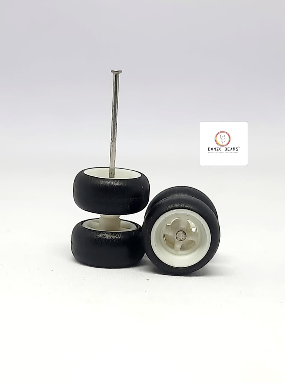10mm Dia - 4 Spoke White Rim Tyres