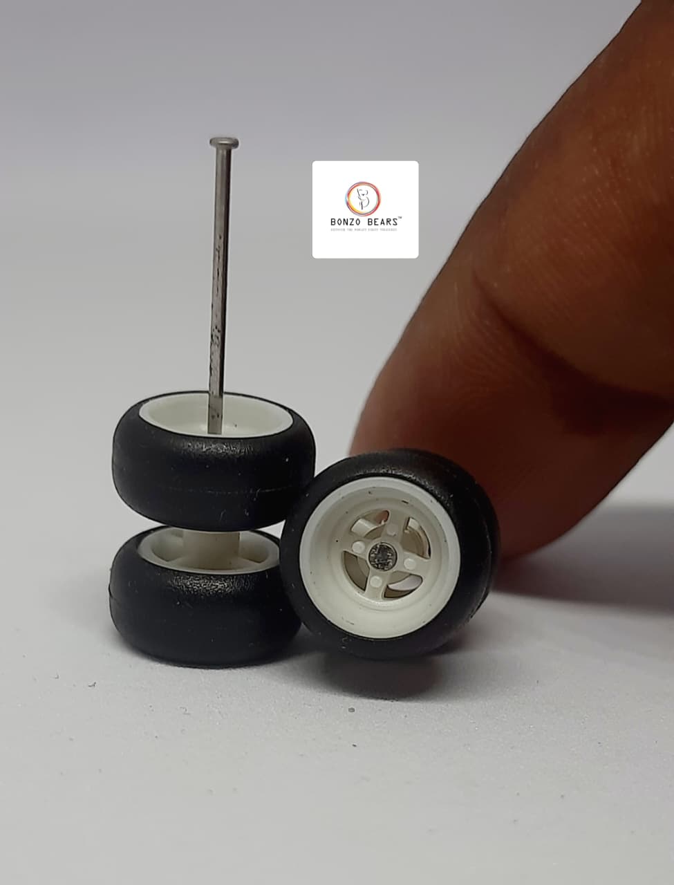 10mm Dia - 4 Spoke White Rim Tyres