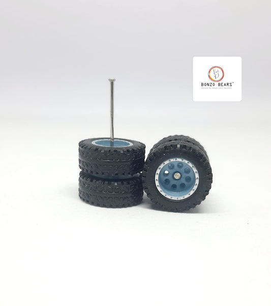 4X4 Suv Rubber Tire - 13mm , 8 Hole Chrome lined Blue  Rim 28mm Axle