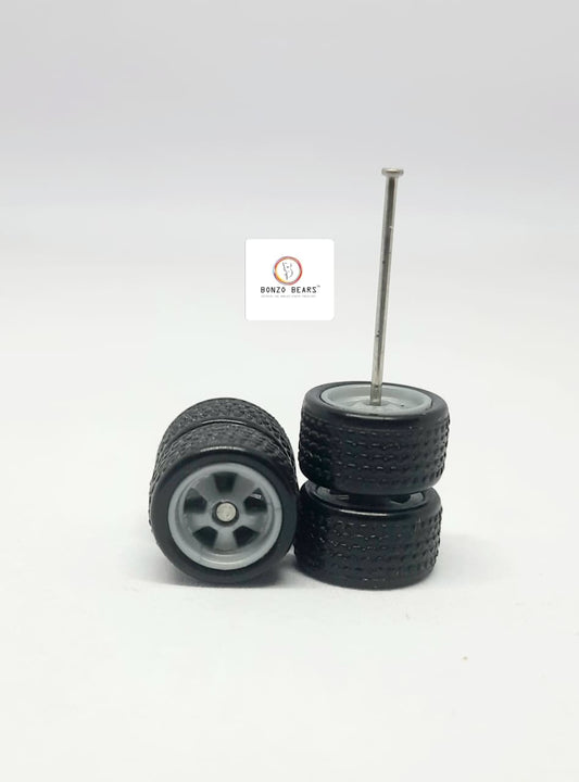 10mm Grey 5 Spoked Rubber Tyre - for 1/64 car
