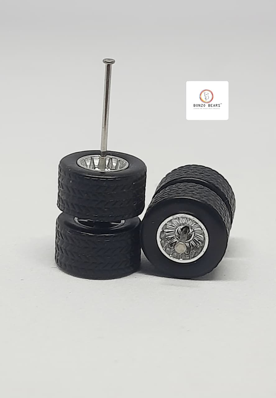 Rubber Tire - 10mm , Chrome pattern Rim 28mm Axle