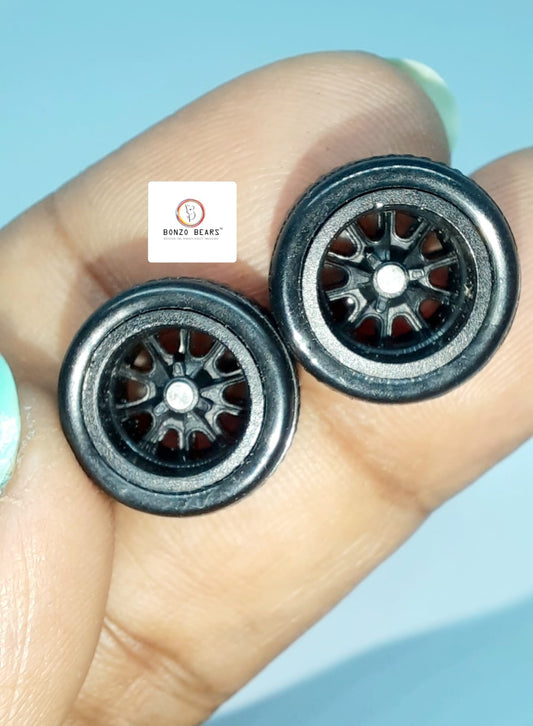 Rubber Tire - 12mm , Multi Spoke Black Rim 28mm Axle