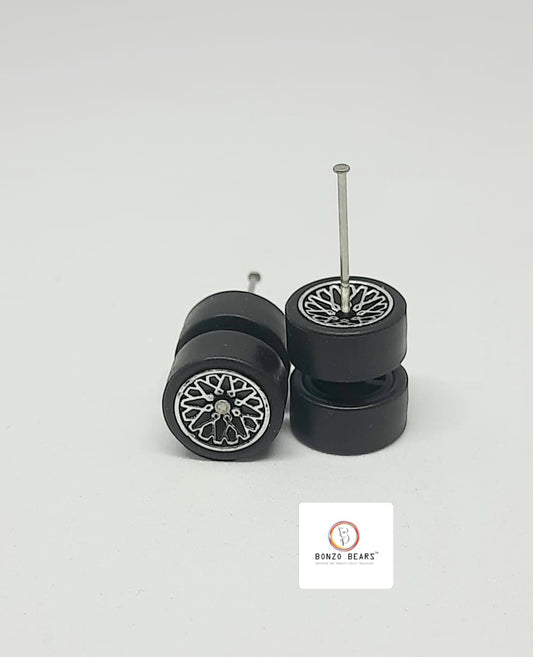 Rubber Tire - 10mm , Chrome flower pattern Rim 28mm Axle