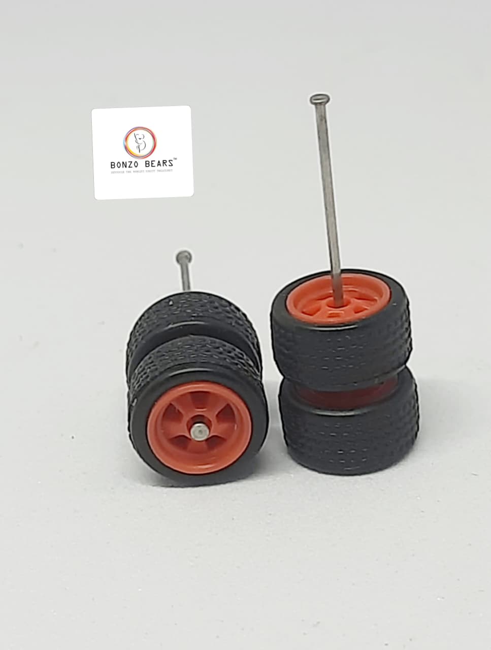 Rubber Tire - 10 mm , 5 Spoke red Rim 28mm axle