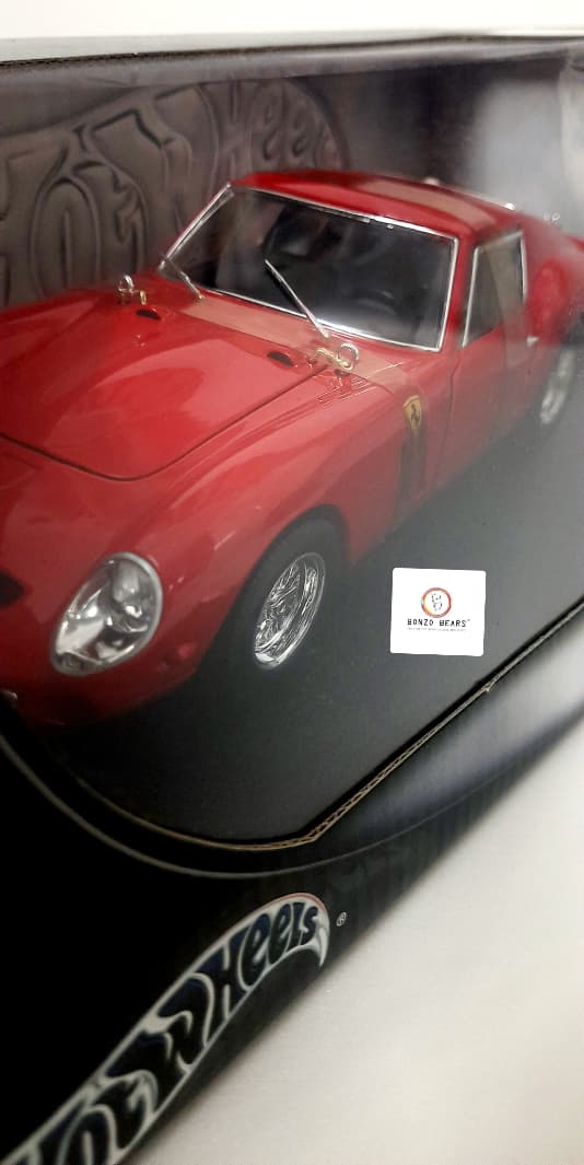 Rare - Mint - 1/18 Ferrari 250 GTO 2002 release- Sealed Box