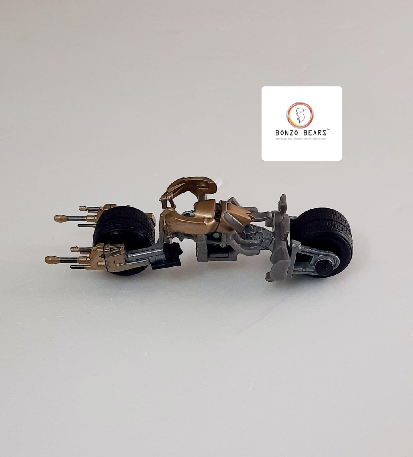 Mattel Hot Wheels The Dark Knight Bat-Pod 1:50 - Uncarded