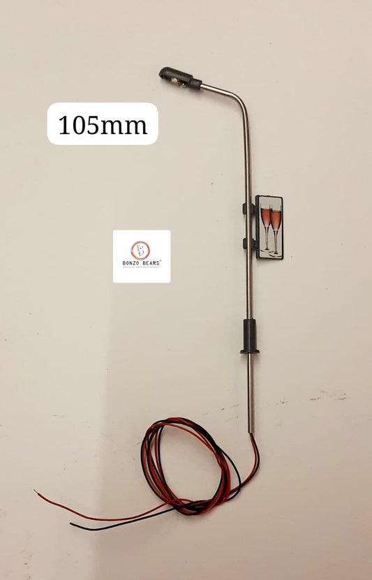 1:100 Scale Street Lamps (105mm/10.5cm) Suitable for 1:64 Diorama (Set of 2 - Random design)