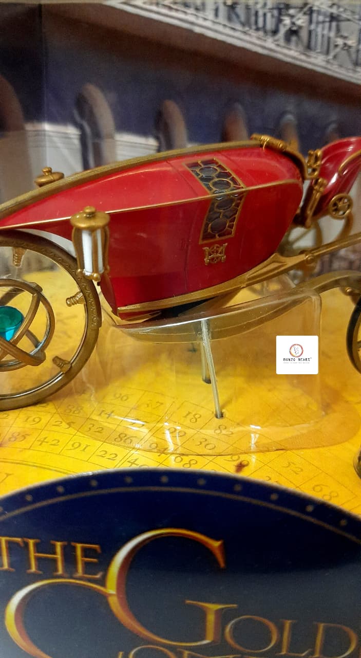 Corgi's Limited Edition - Magisterium Carriage from The Golden Compass - With miniature figurines of Mrs. Coulter and Lyra Belacqua