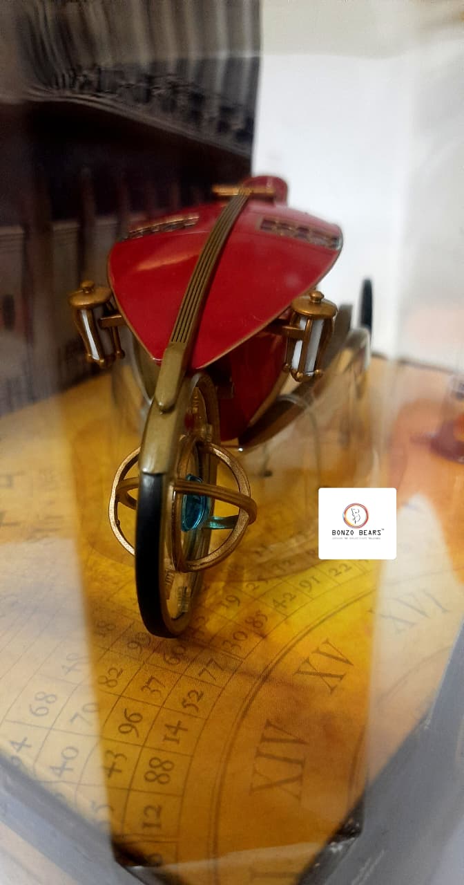 Corgi's Limited Edition - Magisterium Carriage from The Golden Compass - With miniature figurines of Mrs. Coulter and Lyra Belacqua