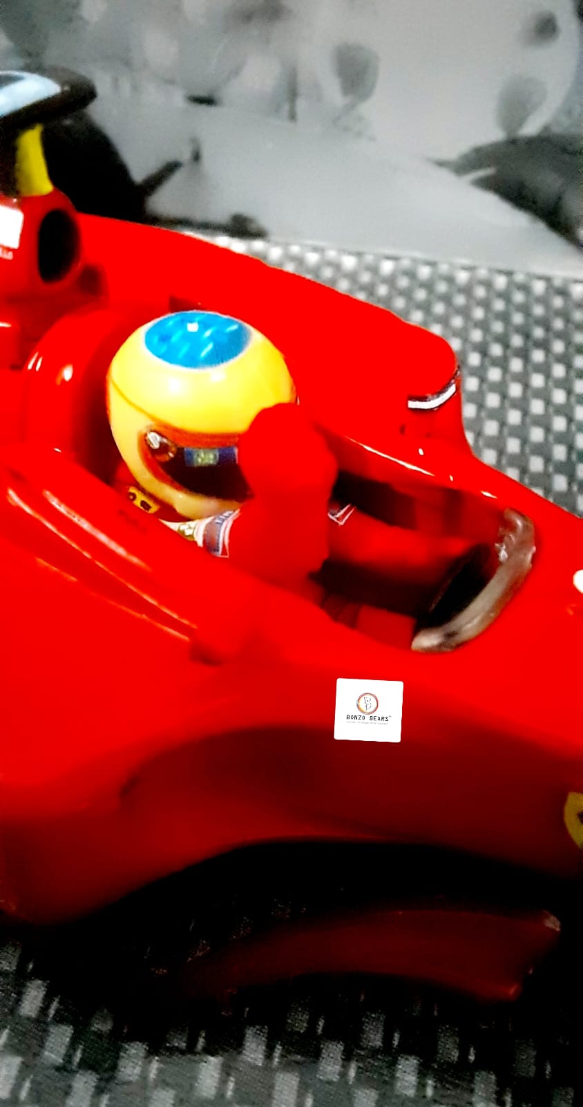 Hot Wheels 1:43 Elite Formula 1 Ferrari 2001 Constructors' Champions - Ferrari's 2001 Championship victory Michael Schumacher and Rubens Barrichello