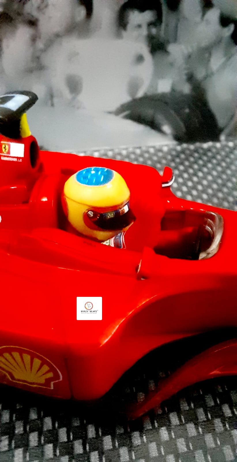 Hot Wheels 1:43 Elite Formula 1 Ferrari 2001 Constructors' Champions - Ferrari's 2001 Championship victory Michael Schumacher and Rubens Barrichello