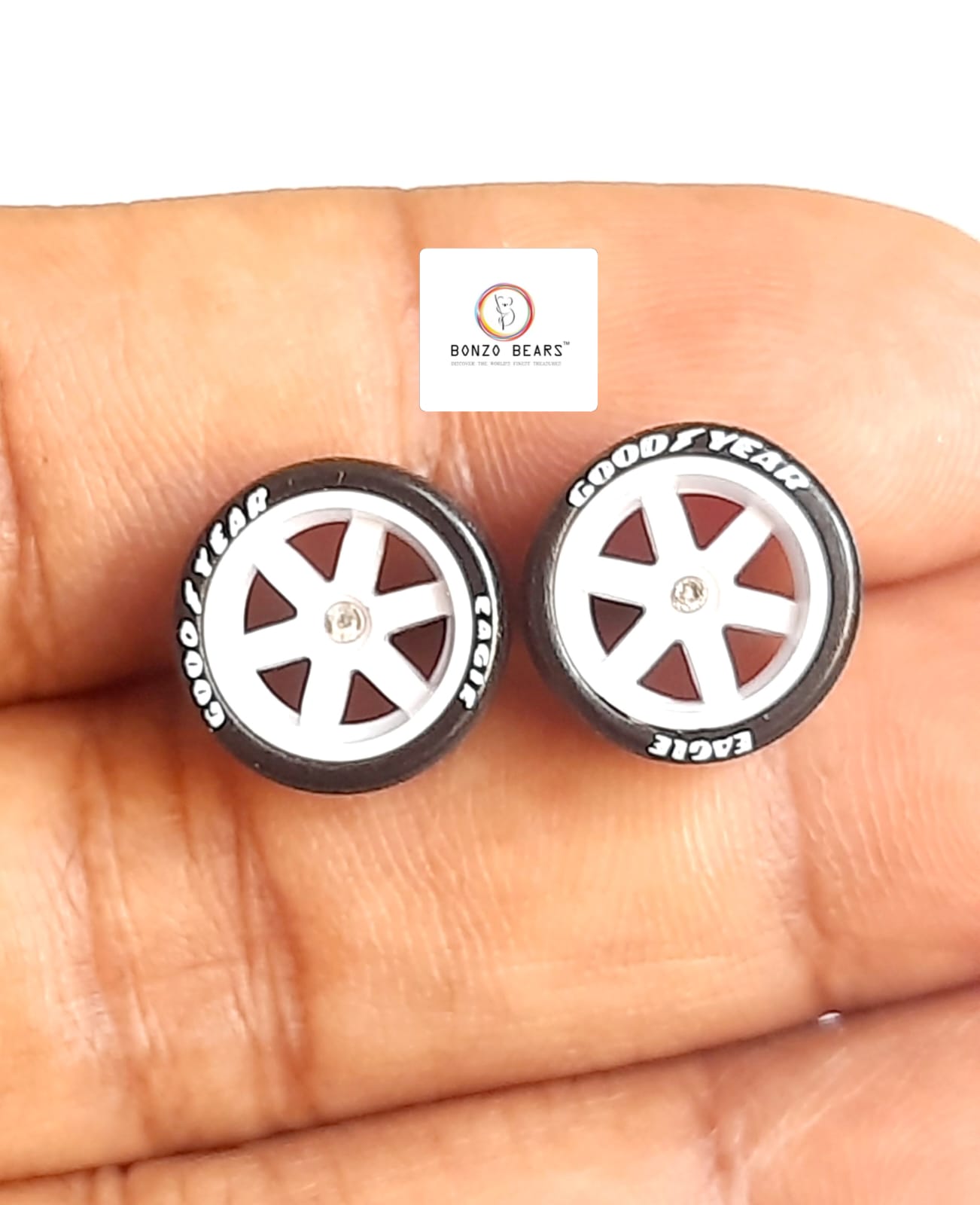 Rubber Tyre - 10mm White rim 6 spoke with Goodyear Eagle - 25mm axle Cv1