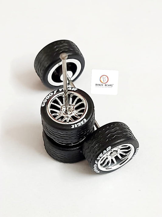 Rubber Tyre - 10mm Silver Rim Multispoke Goodyear Eagle, 28mm Axle Cv2