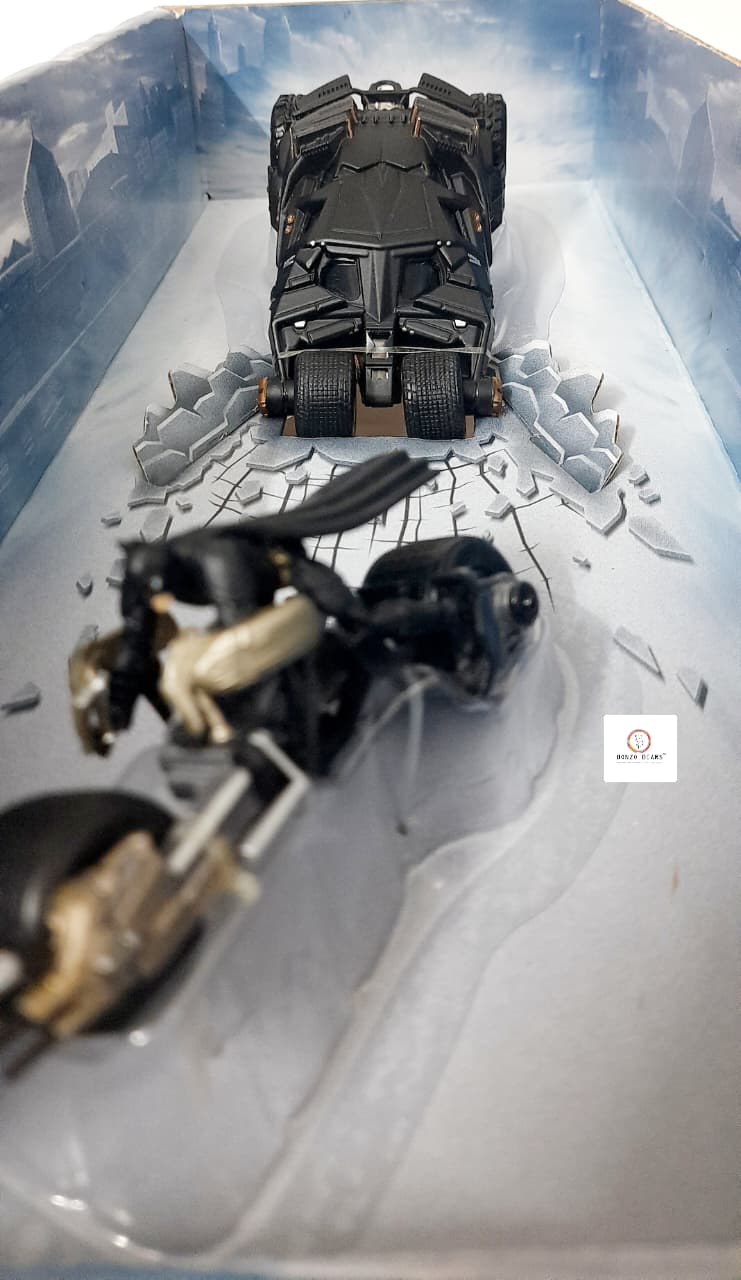 Comic-Con Exclusive -2009 SDCC San Diego - 1:50 Scale  Batman The Dark Knight Vehicles Batmobile and Bat-Pod - Hot Wheels