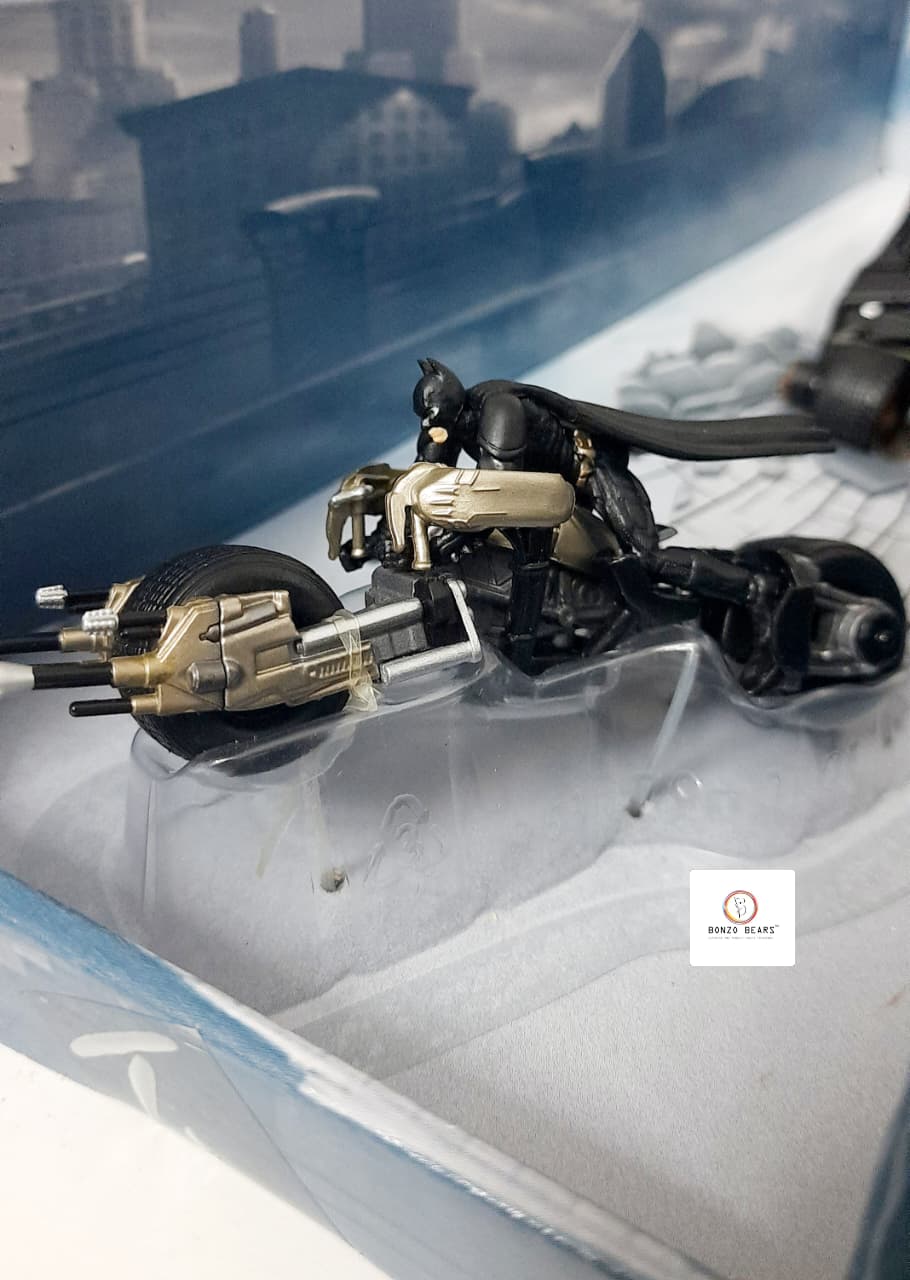 Comic-Con Exclusive -2009 SDCC San Diego - 1:50 Scale  Batman The Dark Knight Vehicles Batmobile and Bat-Pod - Hot Wheels