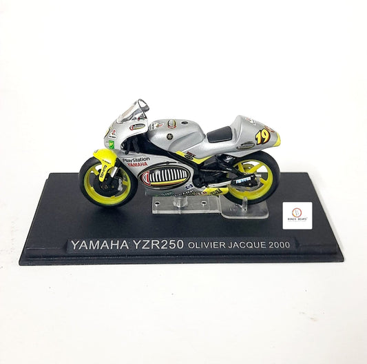 Ixo Yamaha YZR250 ridden by Olivier Jacque in the 2000 - 1:24 | Bonzobears