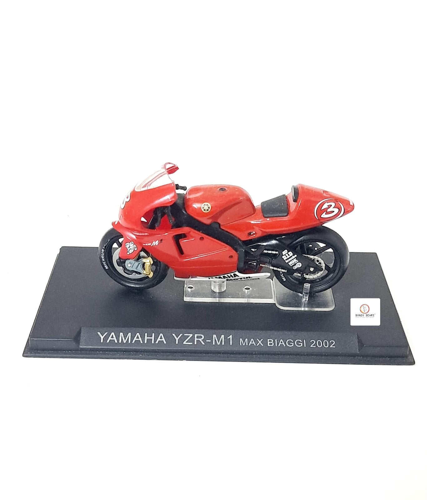 Ixo Yamaha YZR-M1 ridden by Max Biaggi in the 2002 MotoGP - 1:24 | Bonzobears